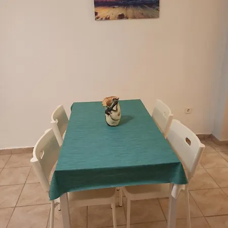Friendly Peraía